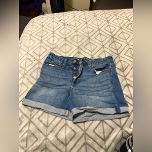 women’s jean shorts size six